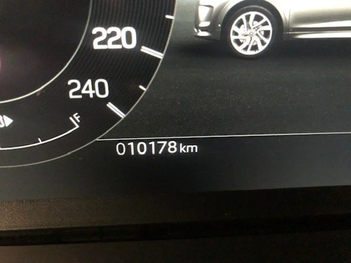 Land Rover Discovery Sport usata a Milano (11)