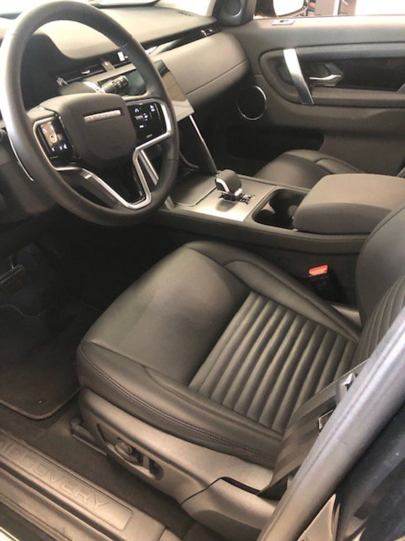 Land Rover Discovery Sport usata a Milano (13)