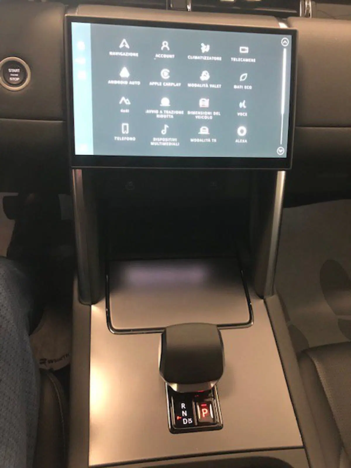 Land Rover Discovery Sport usata a Milano (16)