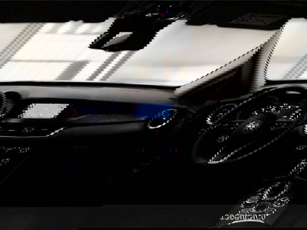 Alfa Romeo Stelvio usata a Salerno (9)