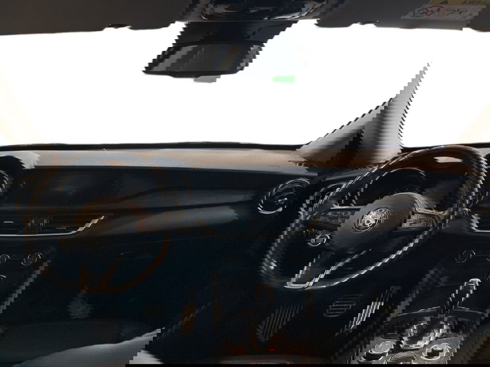 Alfa Romeo Stelvio usata a Torino (8)