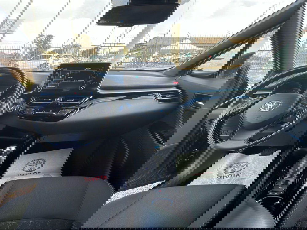 Toyota Toyota C-HR usata a Ragusa (10)