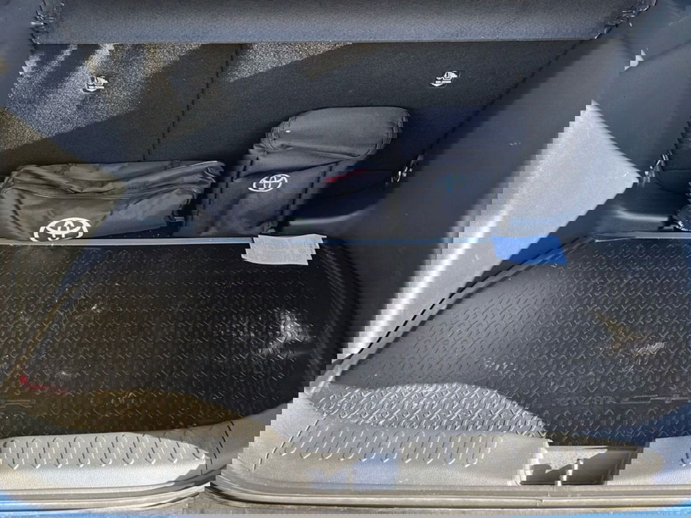 Toyota Toyota C-HR usata a Catania (7)