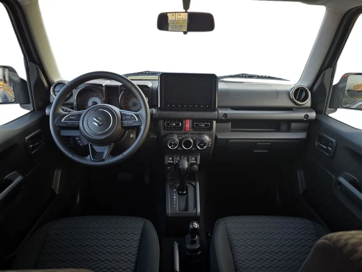 Suzuki Jimny nuova a Pistoia (10)