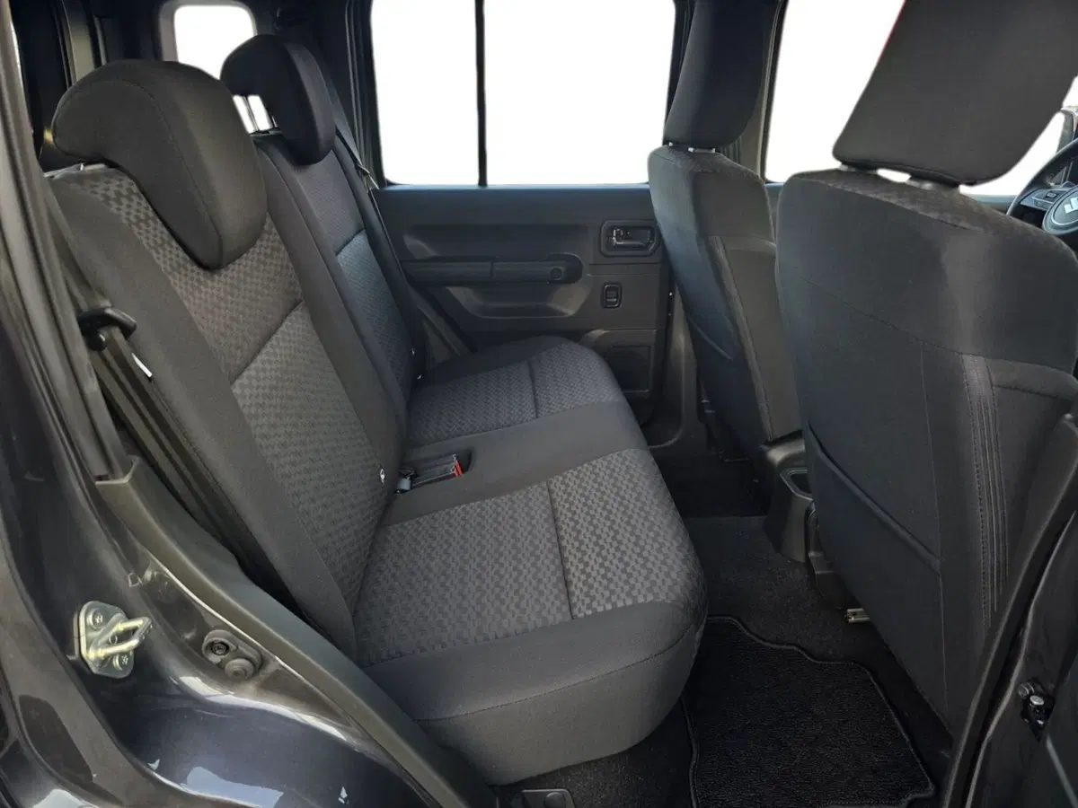Suzuki Jimny nuova a Pistoia (12)