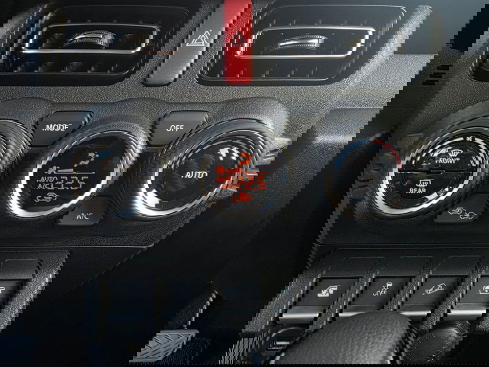 Suzuki Jimny nuova a Pistoia (15)