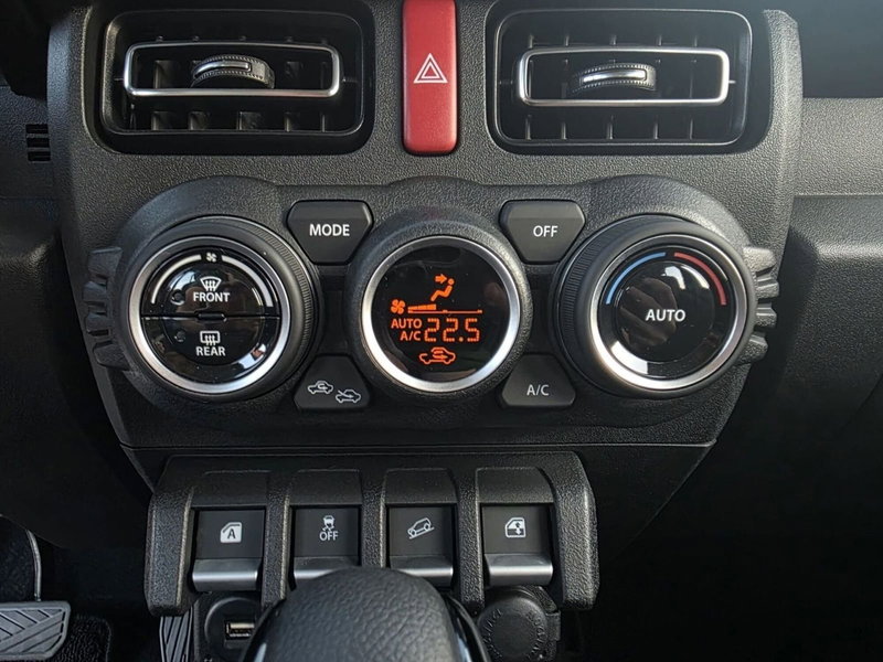 Suzuki Jimny nuova a Pistoia (15)