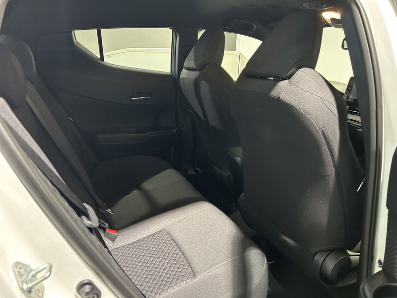 Toyota Toyota C-HR usata a Milano (12)