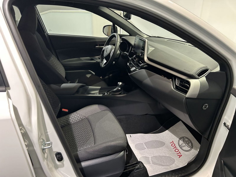 Toyota Toyota C-HR usata a Milano (6)