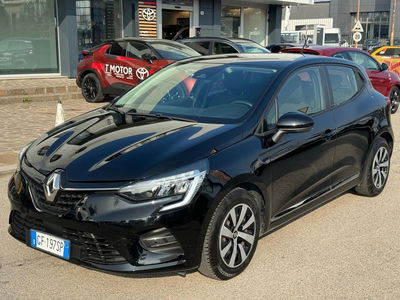 Renault Clio Full Hybrid E-Tech 140 CV 5 porte Intens del 2021 usata a Modena