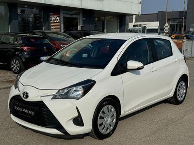 Toyota Yaris 1.0 5 porte Cool del 2017 usata a Modena