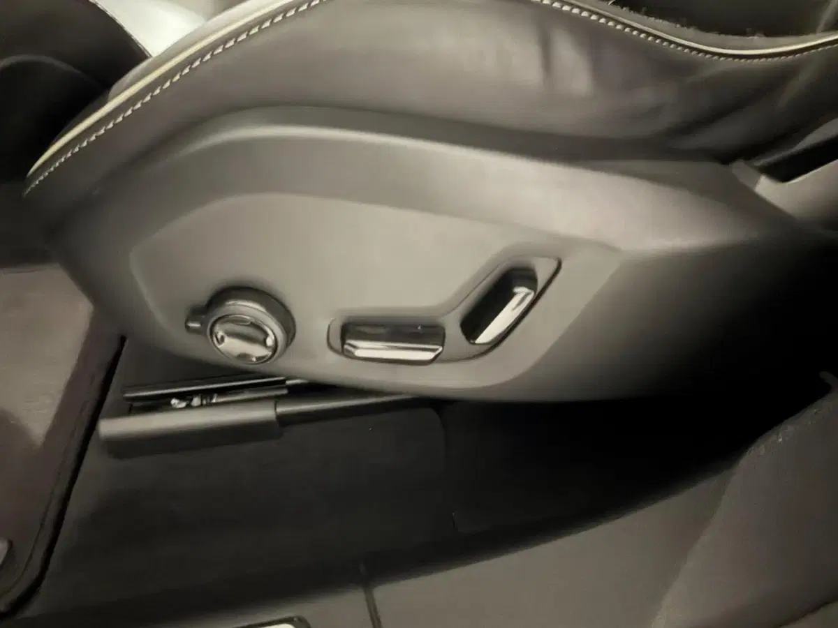 Volvo XC60 usata a Como (20)