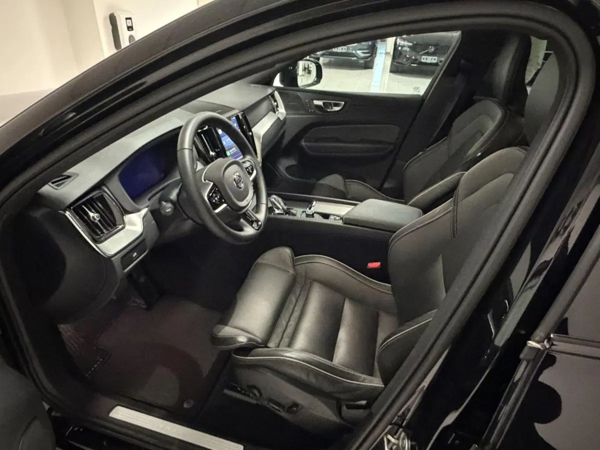 Volvo XC60 usata a Como (7)