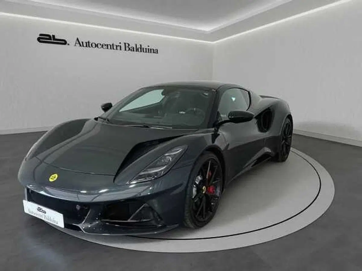 Lotus Emira usata a Roma