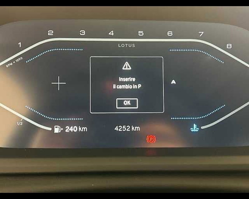 Lotus Emira usata a Roma (12)