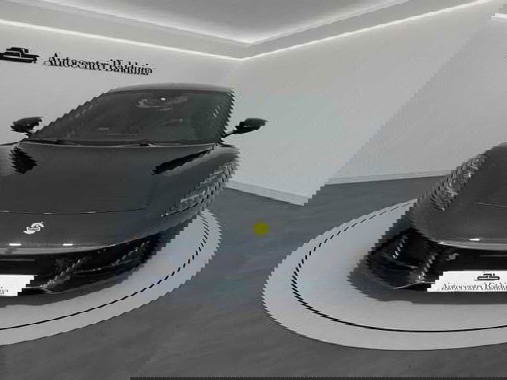 Lotus Emira usata a Roma (2)