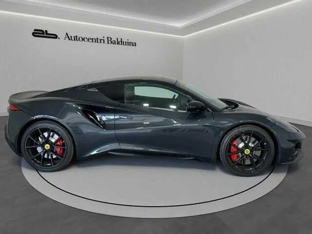 Lotus Emira usata a Roma (3)