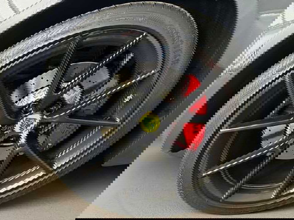 Lotus Emira usata a Roma (7)