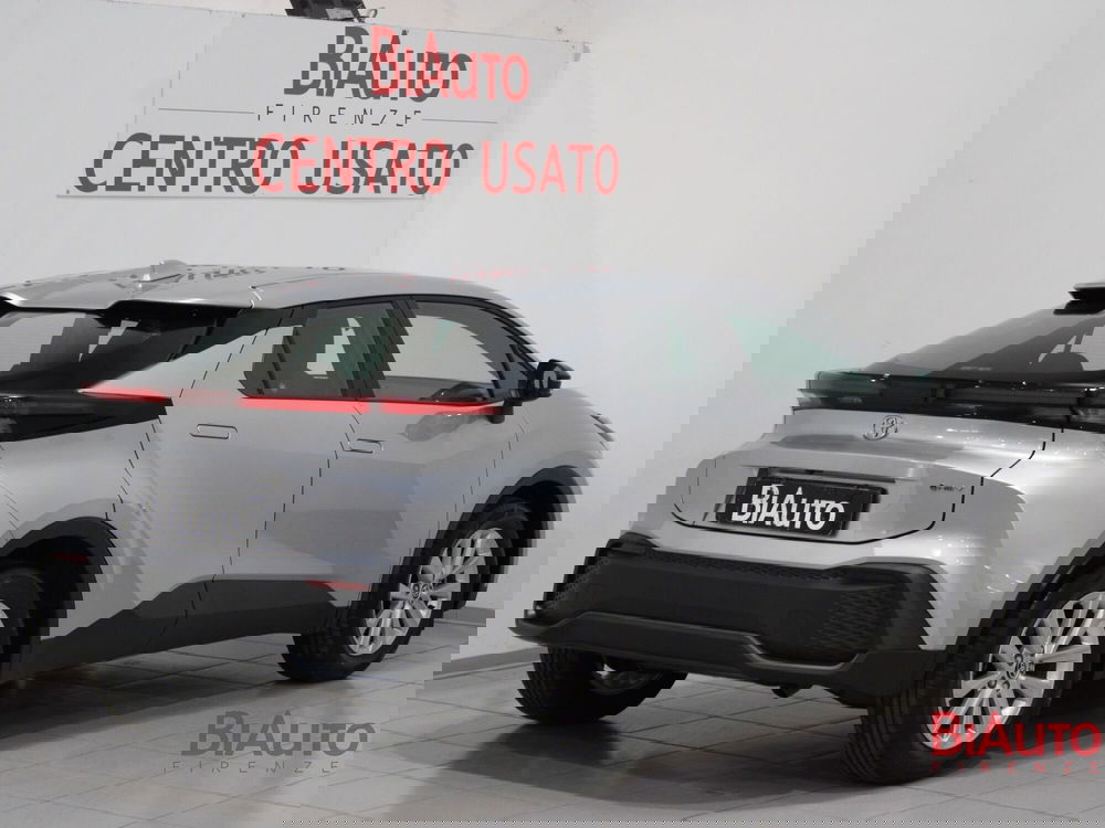 Toyota Toyota C-HR nuova a Firenze (2)