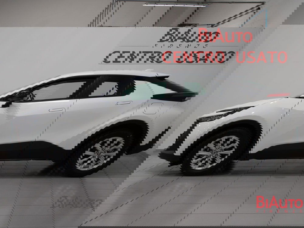 Toyota Toyota C-HR nuova a Firenze (18)