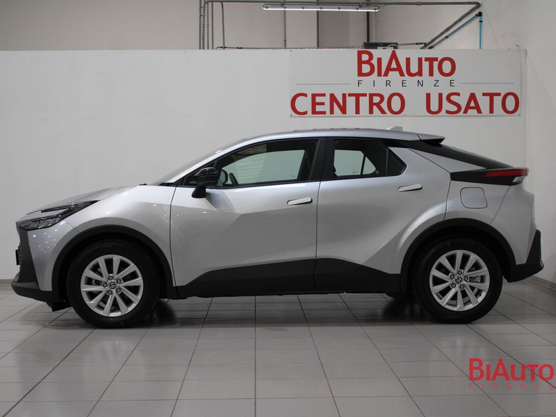 Toyota Toyota C-HR nuova a Firenze (18)
