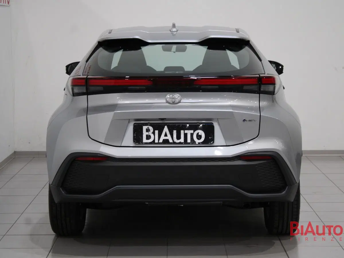 Toyota Toyota C-HR nuova a Firenze (4)