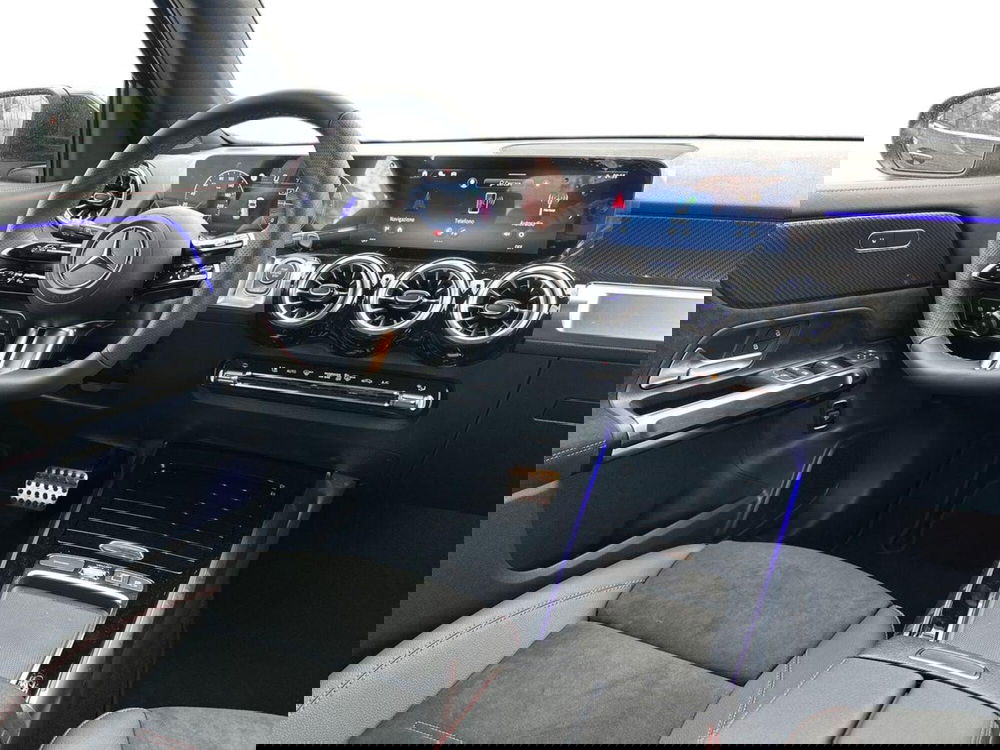 Mercedes-Benz GLB nuova a Pescara (12)