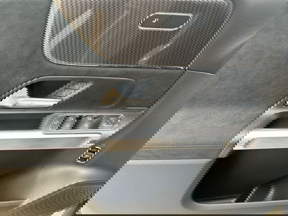 Mercedes-Benz GLB nuova a Pescara (13)