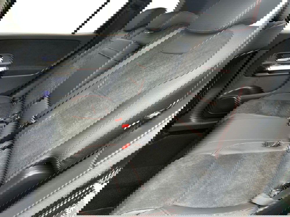 Mercedes-Benz GLB nuova a Pescara (15)