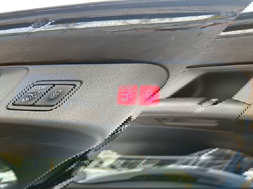 Mercedes-Benz GLB nuova a Pescara (18)