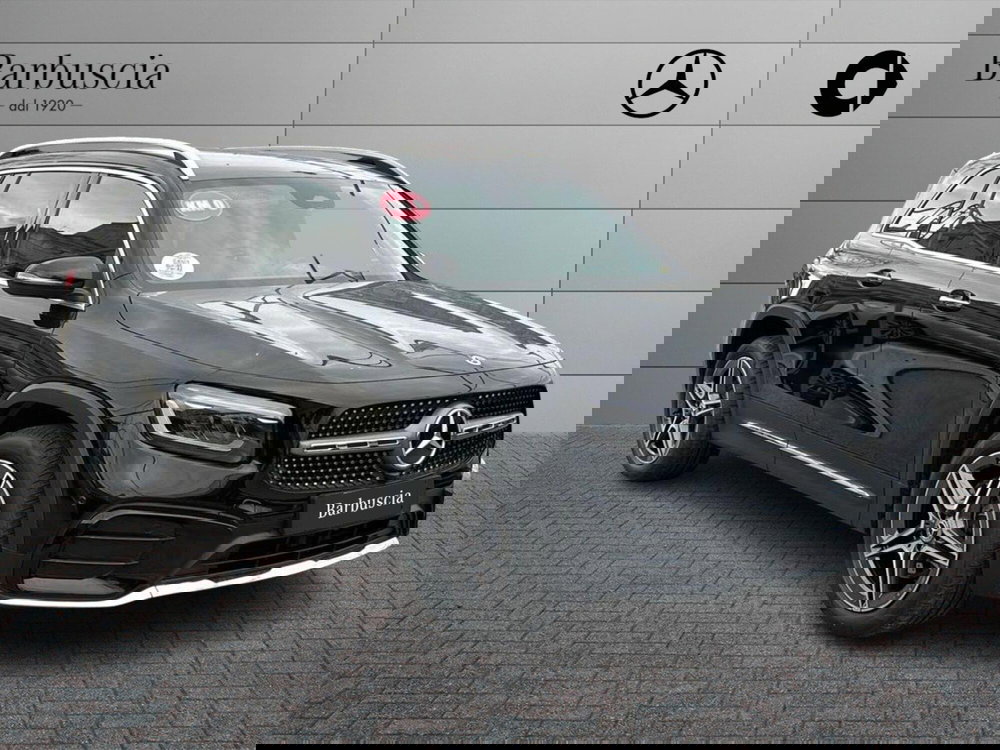 Mercedes-Benz GLB nuova a Pescara (2)