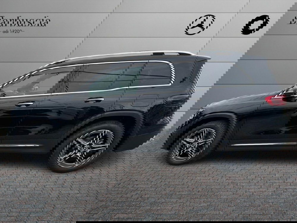 Mercedes-Benz GLB nuova a Pescara (5)