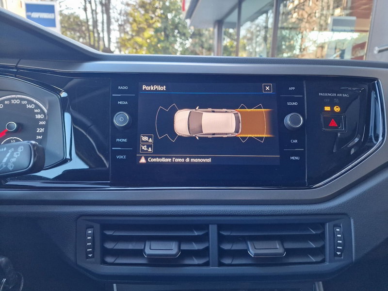 Volkswagen Polo usata a Milano (11)