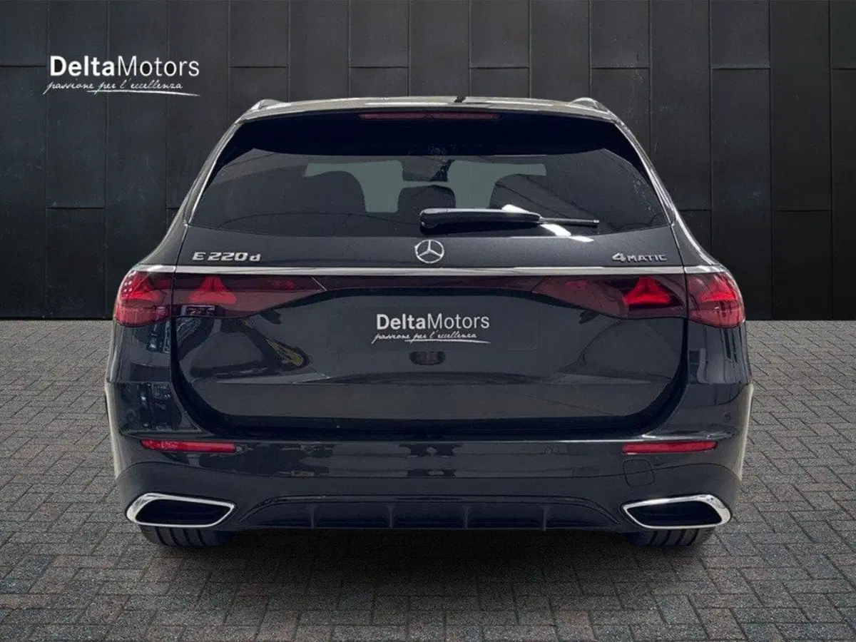 Mercedes-Benz Classe E Station Wagon nuova a Rimini (4)