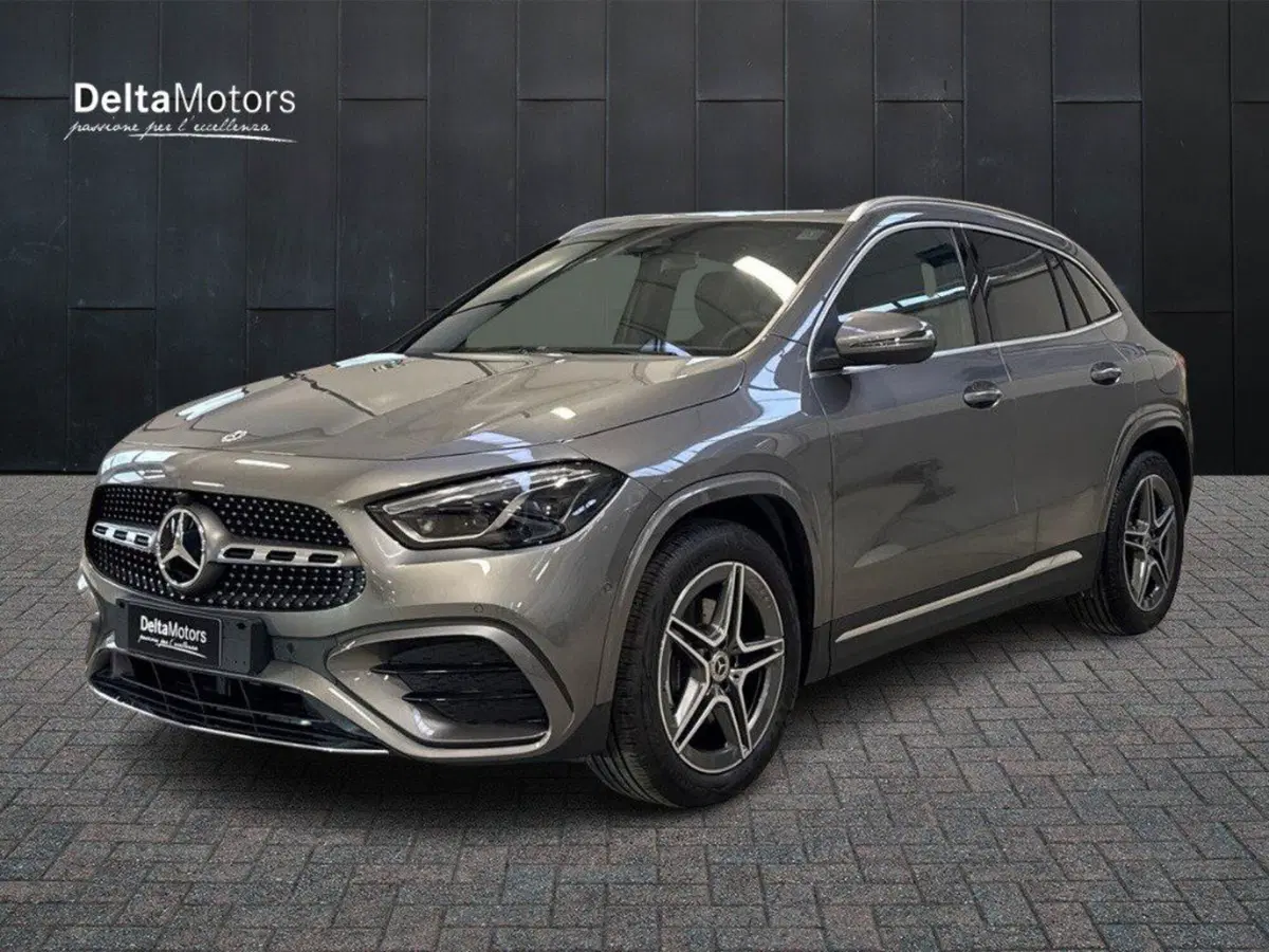 Mercedes-Benz GLA SUV nuova a Macerata