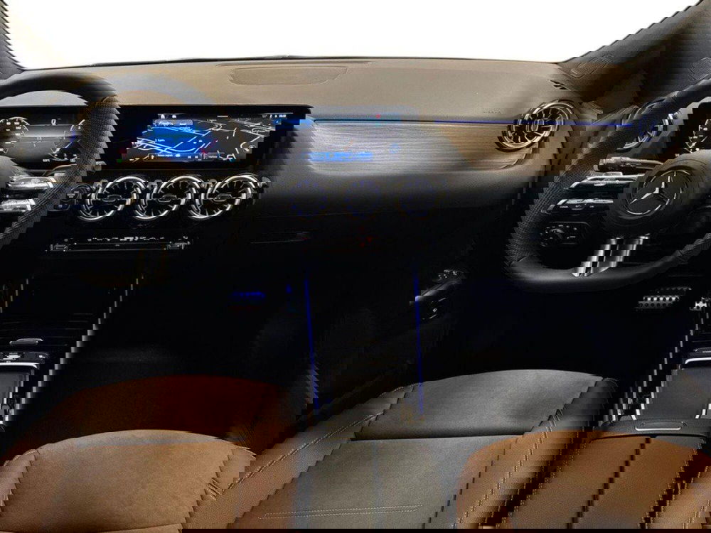 Mercedes-Benz GLA SUV nuova a Macerata (10)