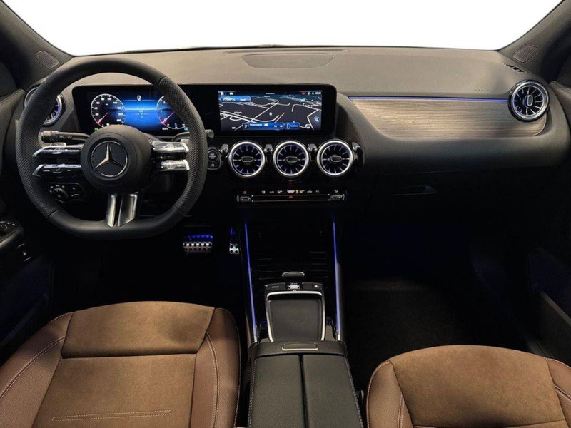 Mercedes-Benz GLA SUV nuova a Macerata (10)