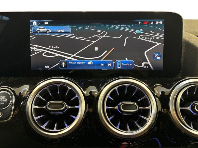 Mercedes-Benz GLA SUV nuova a Macerata (15)