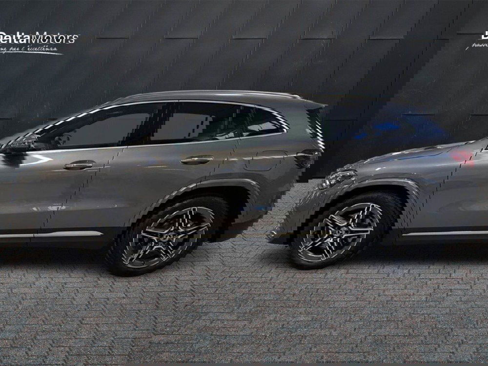 Mercedes-Benz GLA SUV nuova a Macerata (2)