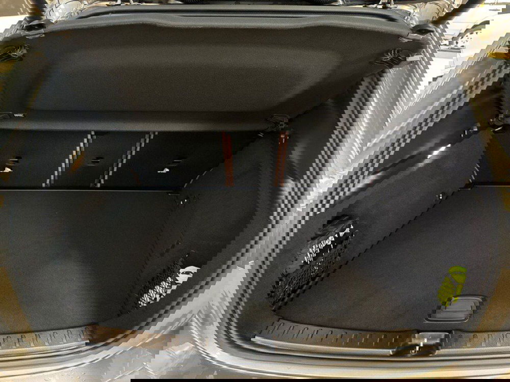 Mercedes-Benz GLA SUV nuova a Macerata (7)