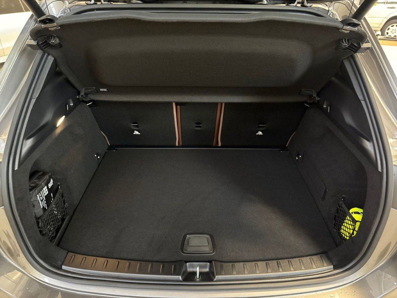 Mercedes-Benz GLA SUV nuova a Macerata (7)