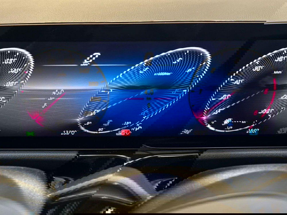 Mercedes-Benz GLA SUV nuova a Macerata (9)