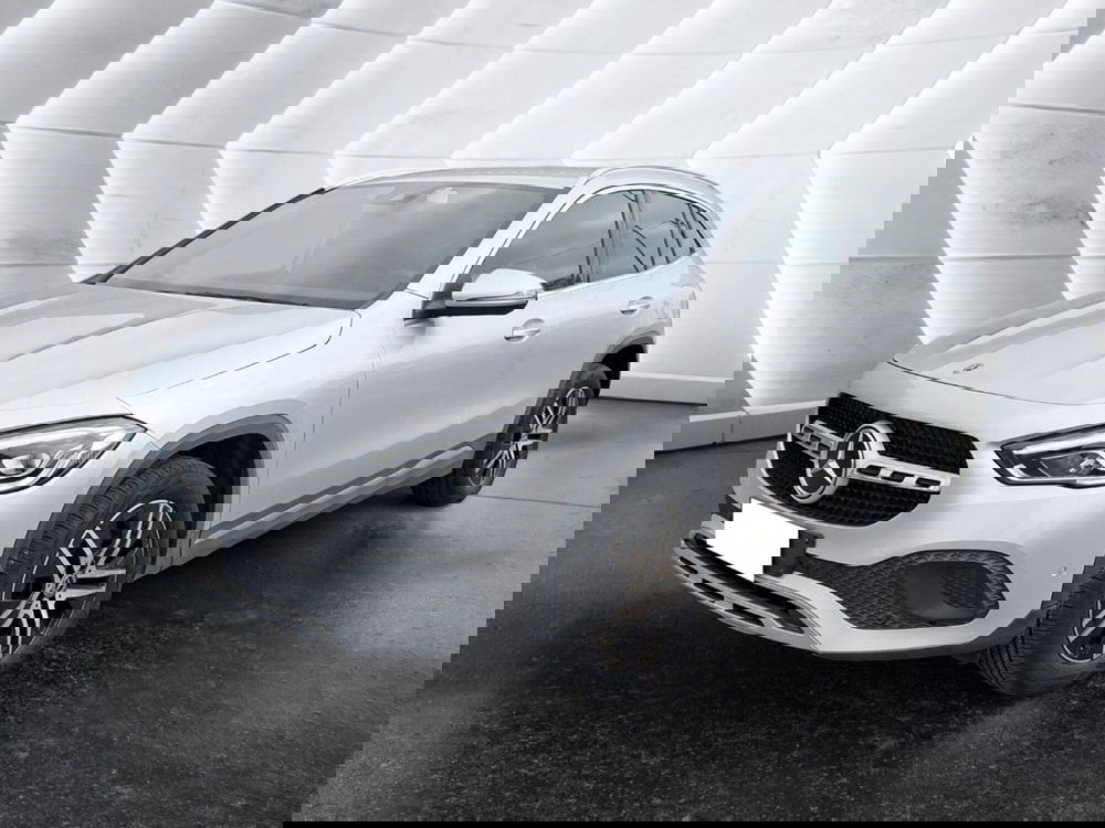 Mercedes-Benz GLA SUV usata a Salerno