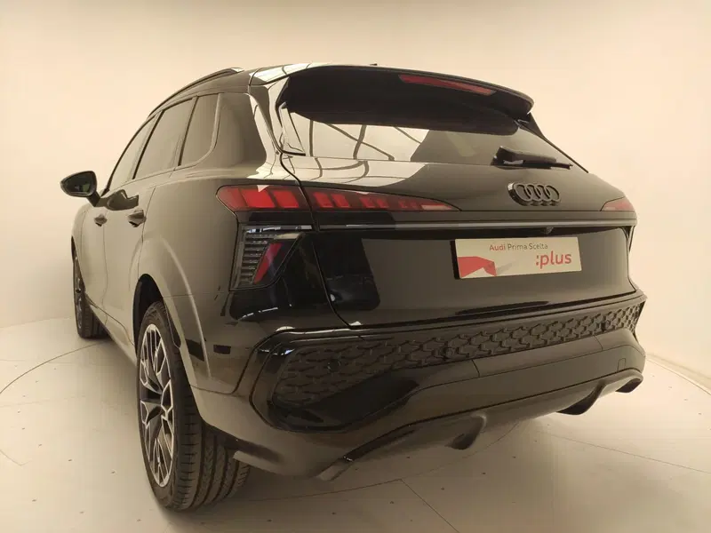 Audi Q3 Sportback nuova a Avellino (15)