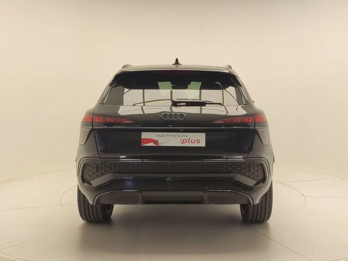 Audi Q3 Sportback nuova a Avellino (6)