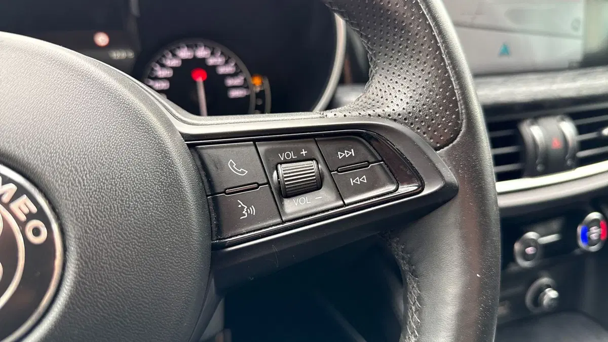Alfa Romeo Stelvio usata a Treviso (16)