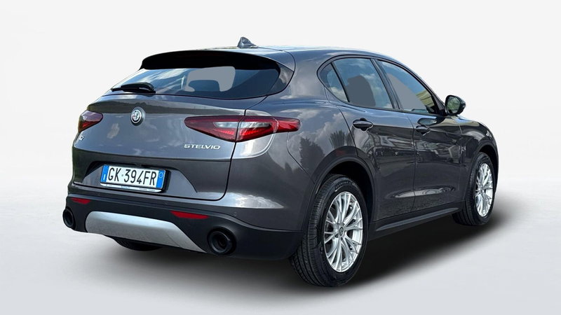 Alfa Romeo Stelvio usata a Treviso (3)