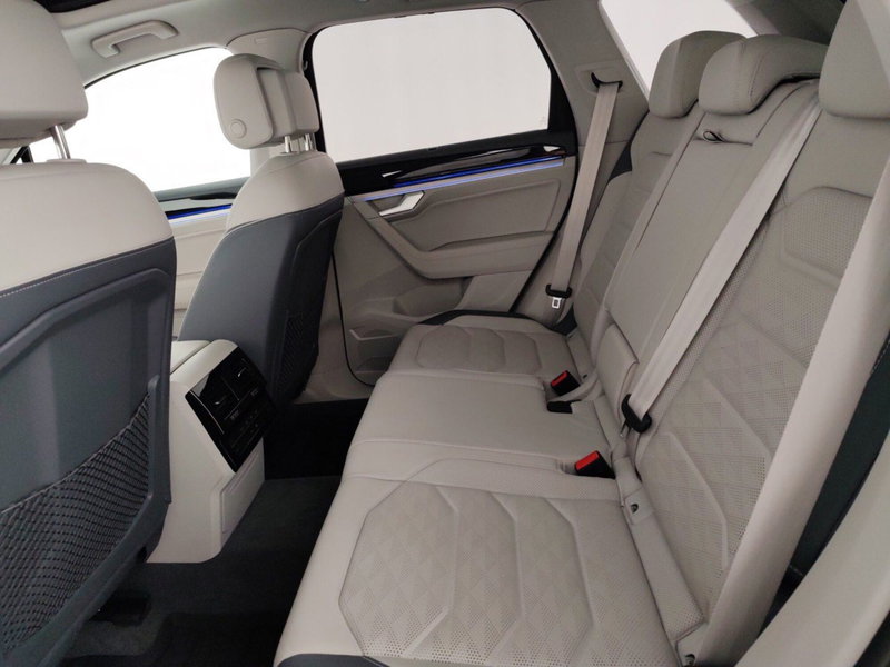 Volkswagen Touareg usata a Massa-Carrara (12)