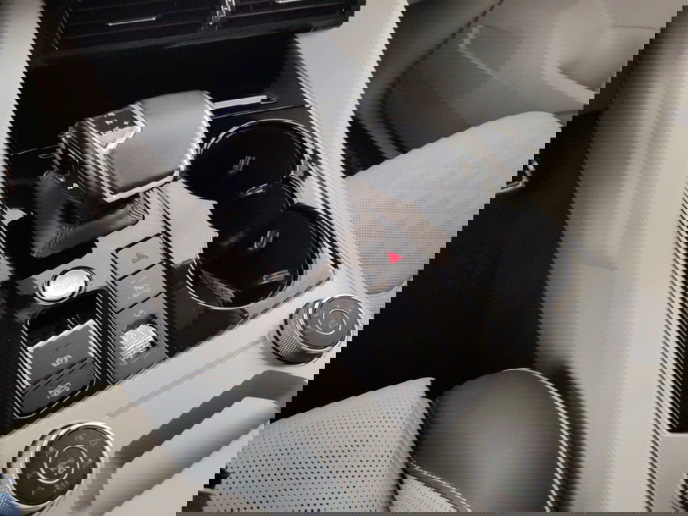 Volkswagen Touareg usata a Massa-Carrara (13)