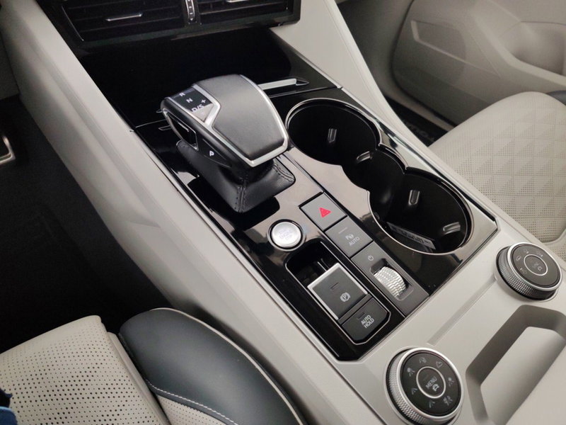 Volkswagen Touareg usata a Massa-Carrara (13)